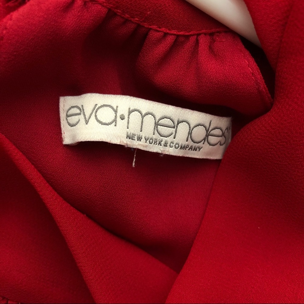 Eva Mendes Gown with Open Back - Picture 8 of 9